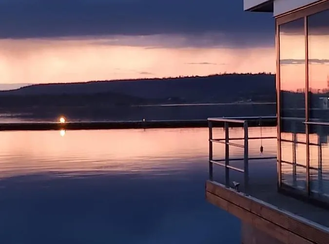 船上ホテル Hausboot Geiselruh *